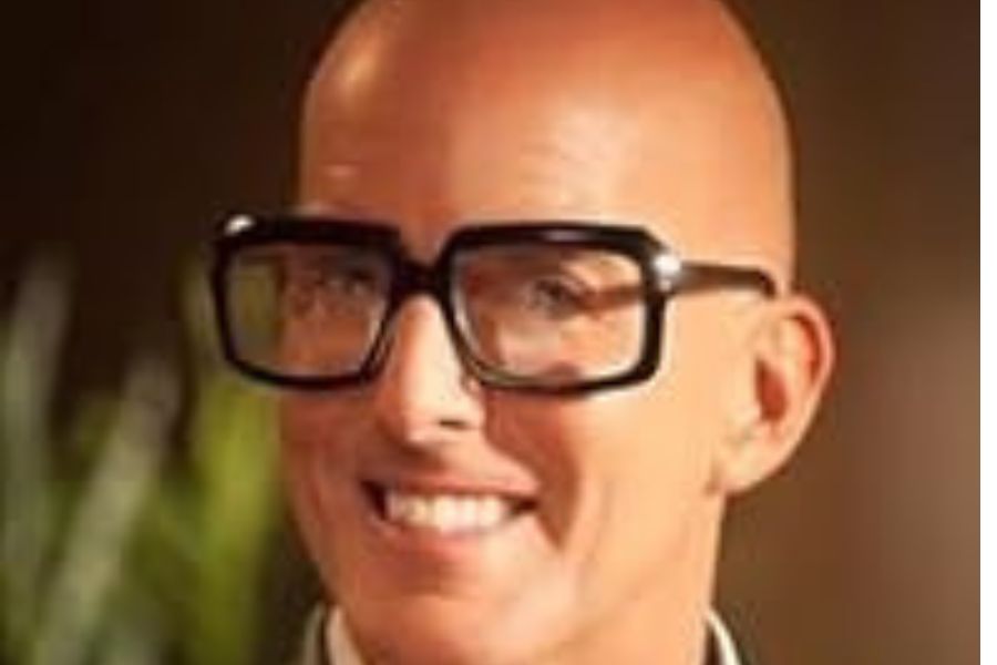 Ron Oliver - Story Concept