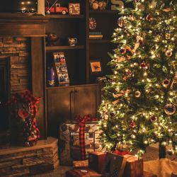 Christmas tree: Writing Christmas TV-Movies